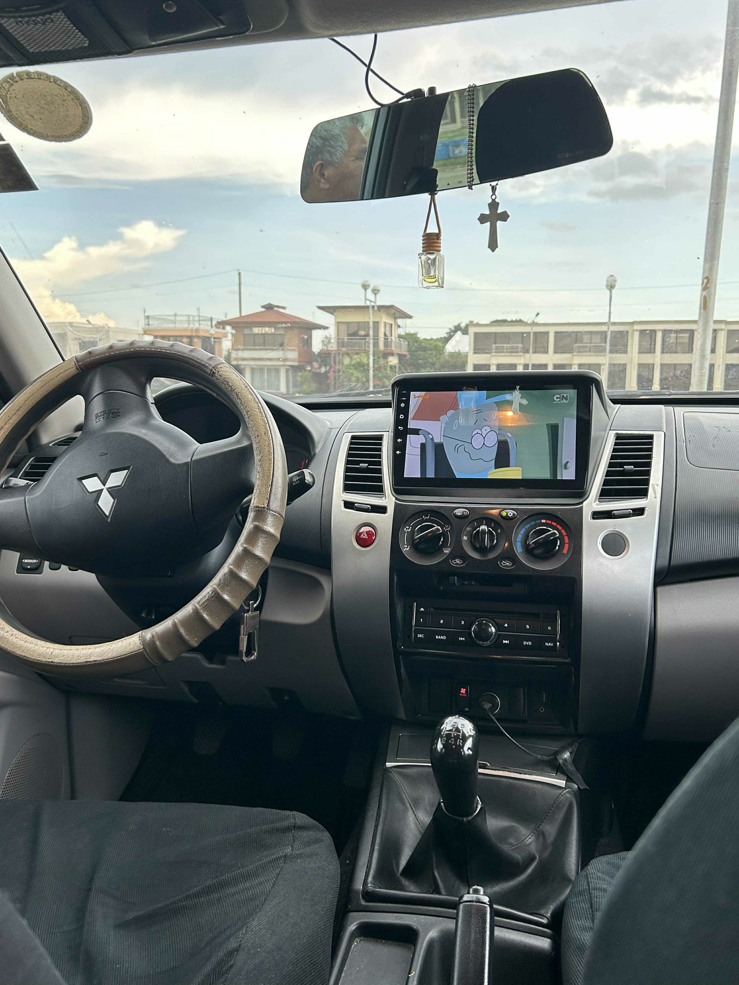 2013 Mitsubishi Montero 4x2 Manual
