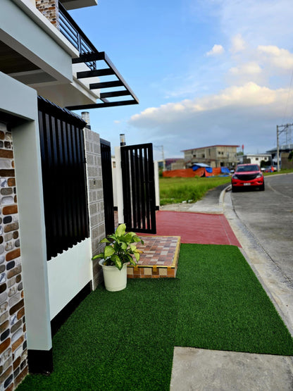 LUXURY HOUSE