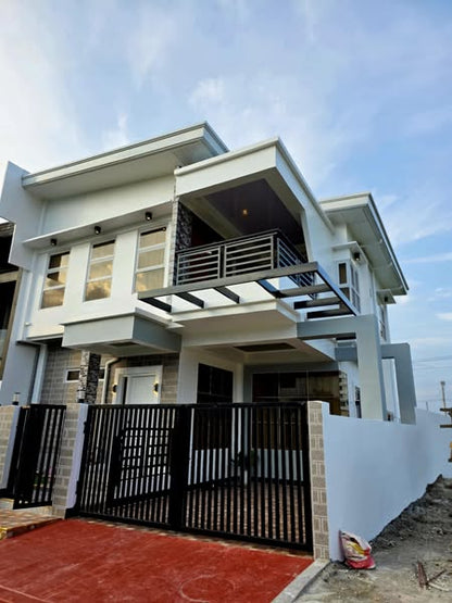 LUXURY HOUSE