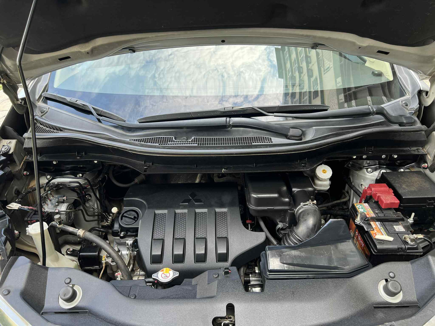 Mitsubishi Xpander GLS Sport 2019 AT – Top of the Line